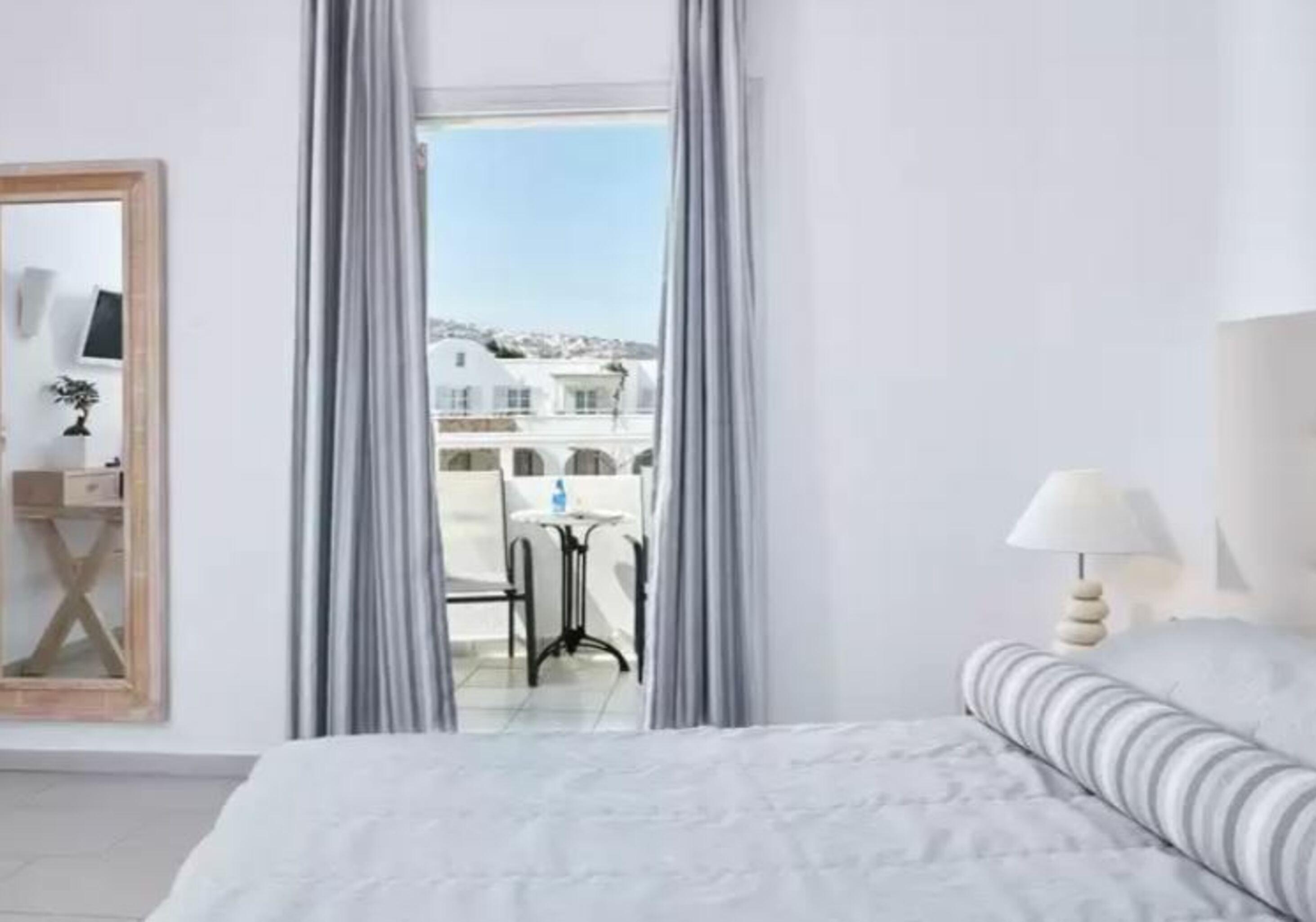 Aegean Plaza Hotel Kamári Екстериор снимка