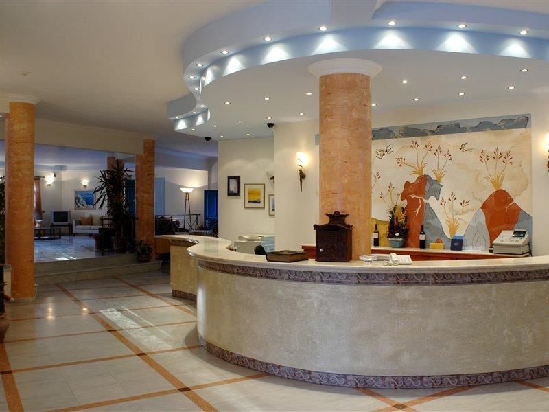 Aegean Plaza Hotel Kamári Екстериор снимка