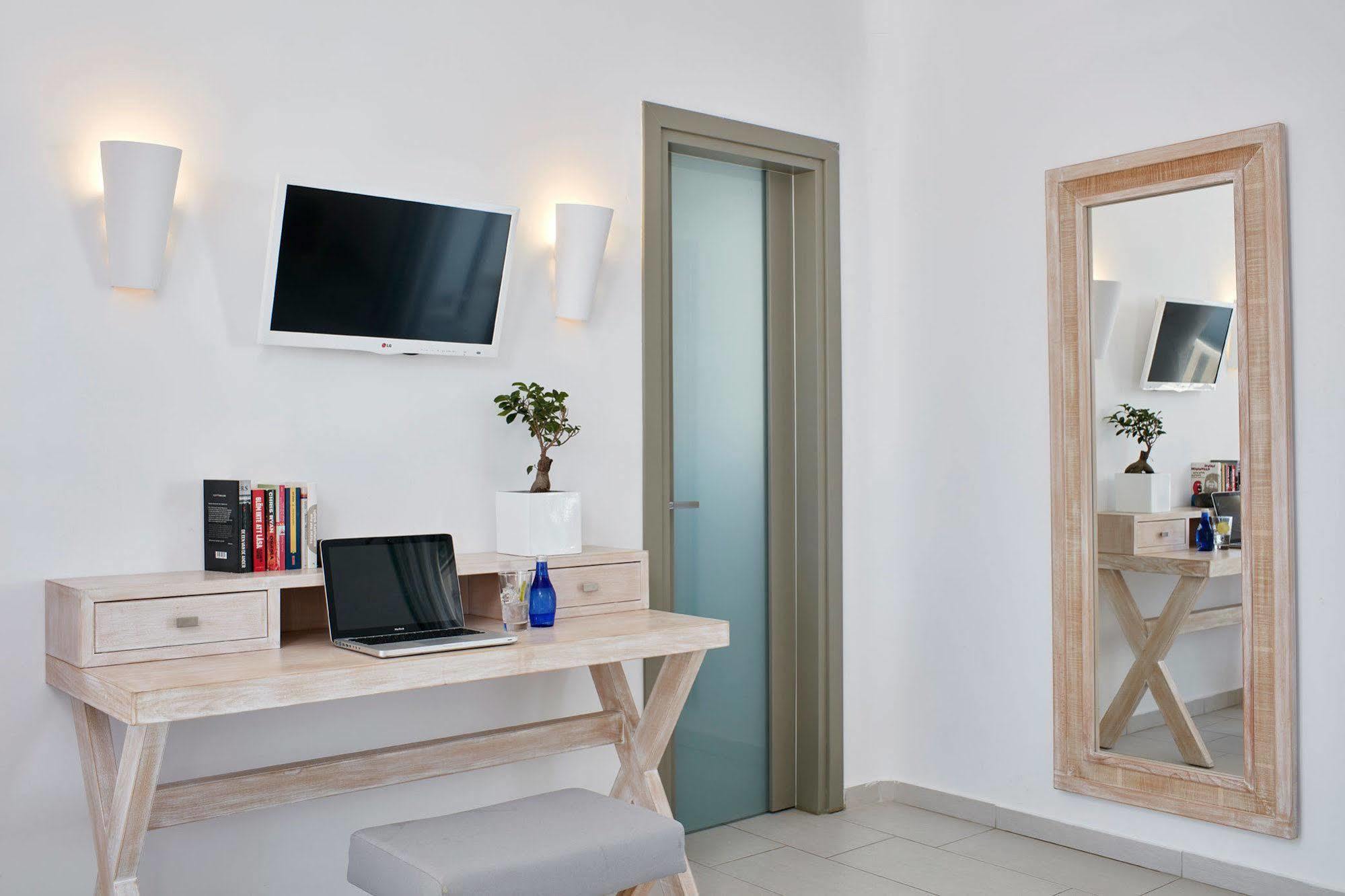 Aegean Plaza Hotel Kamári Екстериор снимка